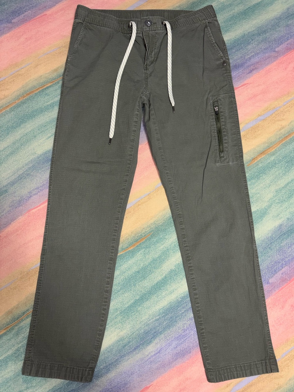 Vuori Ripstop Pants Women’s size M DuraTerra Army Green MId-Rise Hiking Outdoor - Picture 2 of 8
